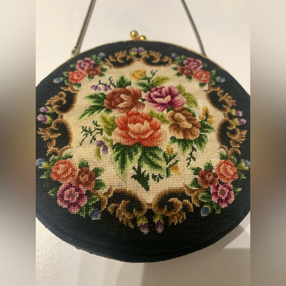 5 Vintage Purses 2 Rectangular 1 Round - image 7